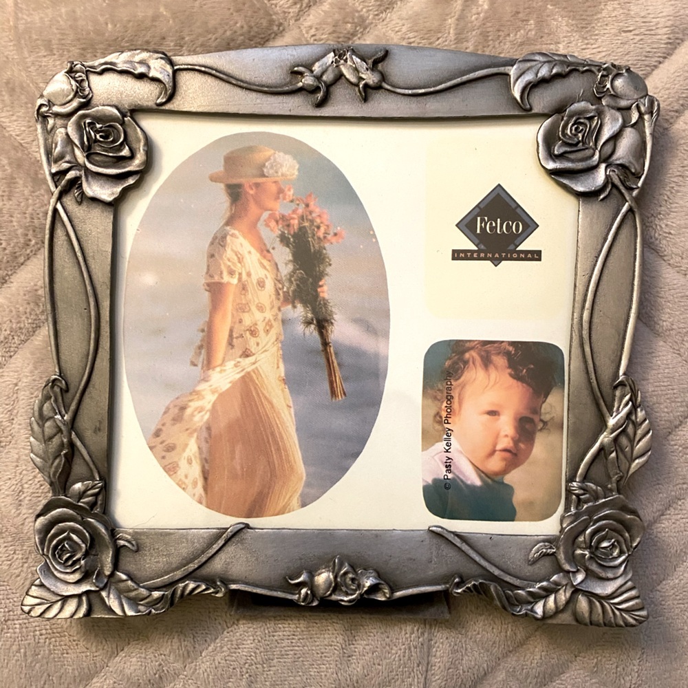 Fetco International Silver Floral Photo Frame stand is tight. OSP